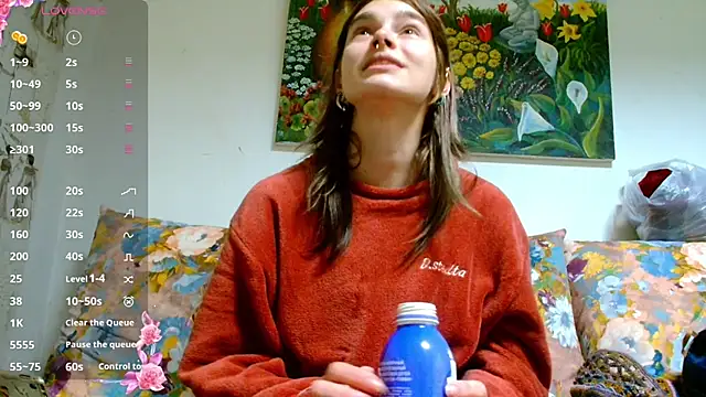 Snapshot of Sophie_Bell chatting on 01/12/25, 05:44 Sophie Bell online show from 01/12/25, 05:44