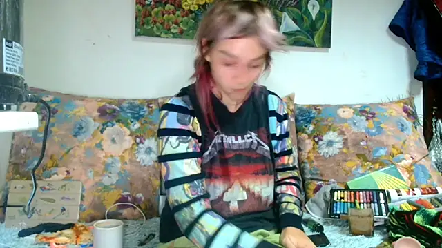 Snapshot of Sophie_Bell chatting on 10/18/25, 11:33 Sophie Bell online show from 10/18/25, 11:33