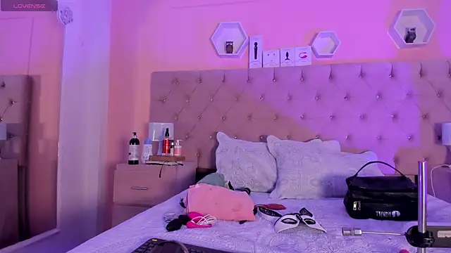 Snapshot of MelodyBliss chatting on 02/25/25, 09:24 MelodyBliss online show from 02/25/25, 09:24