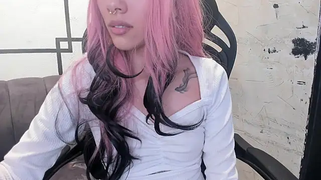 Snapshot of MelodyBliss chatting on 09/26/25, 10:25 MelodyBliss online show from 09/26/25, 10:25