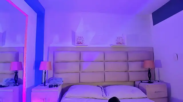 Snapshot of MelodyBliss chatting on 10/14/25, 05:19 MelodyBliss online show from 10/14/25, 05:19