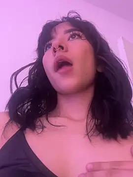 Snapshot of MelodyBliss chatting on 11/03/25, 05:31 MelodyBliss online show from 11/03/25, 05:31