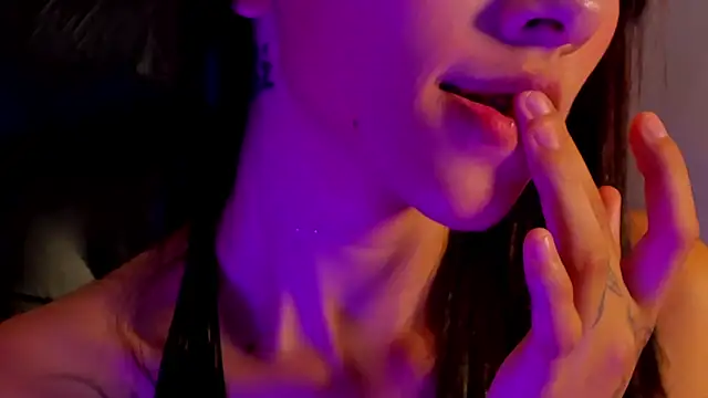 Snapshot of MelodyBliss chatting on 11/05/25, 04:56 MelodyBliss online show from 11/05/25, 04:56