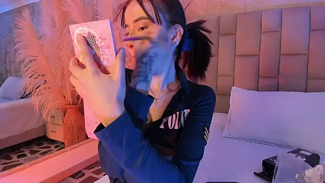 Snapshot of MelodyBliss chatting on 01/13/26, 05:35 MelodyBliss online show from 01/13/26, 05:35