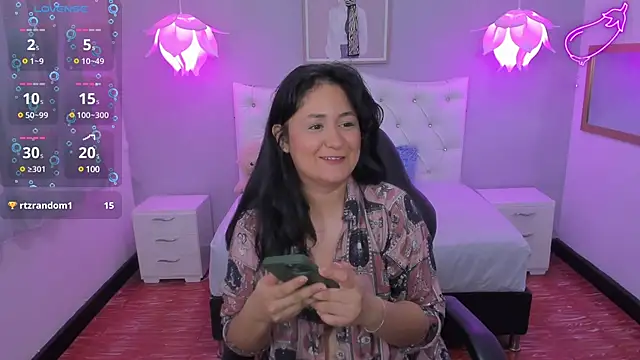 Snapshot of Lisa7_7 chatting on 02/21/25, 10:04 Lisa7 7 online show from 02/21/25, 10:04