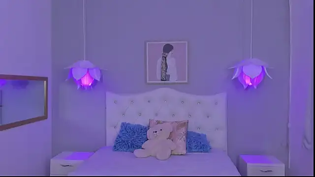 Snapshot of Lisa7_7 chatting on 11/12/25, 01:11 Lisa7 7 online show from 11/12/25, 01:11