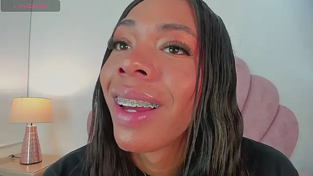 Nicole Paradise online show from 02/14/25, 12:57