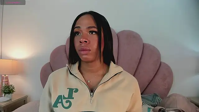 Nicole Paradise online show from 03/21/25, 12:50