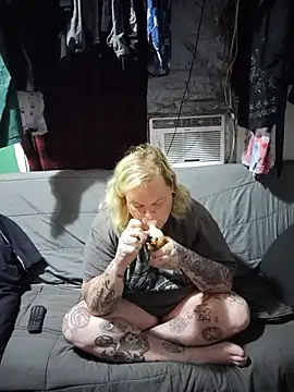 Trans Girl next door420 online show from 06/14/26, 09:44