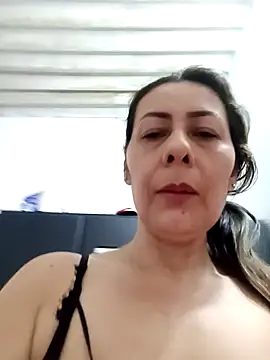 Mia-funny20 online show from 02/02/25, 03:17