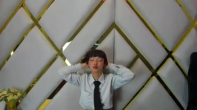 Snapshot of Aurora_18 chatting on 12/20/24, 05:40 Aurora 18 online show from 12/20/24, 05:40