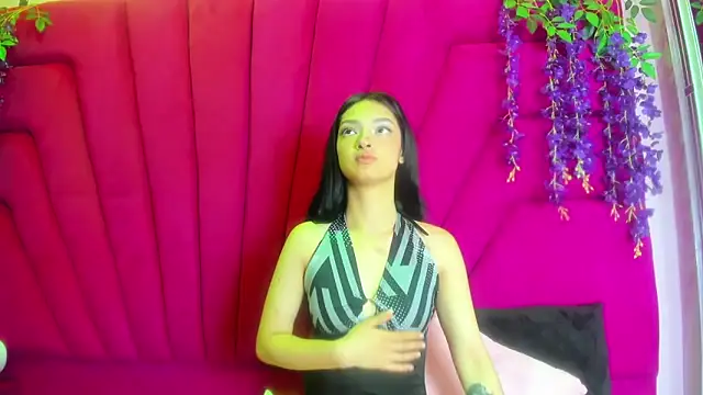 Aurora 18 online show from 10/15/25, 02:39