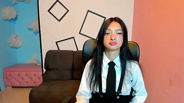 Snapshot of Aurora_18 chatting on 11/13/25, 03:33 Aurora 18 online show from 11/13/25, 03:33