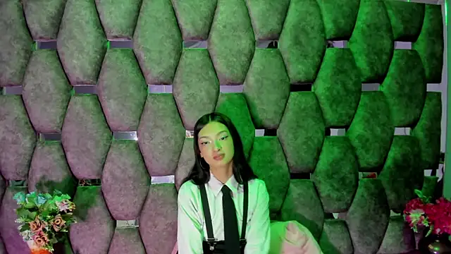 Aurora 18 online show from 12/18/25, 02:45