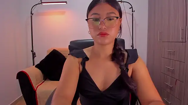 Snapshot of cloy_baby__ chatting on 06/01/26, 11:34 cloy baby online show from 06/01/26, 11:34