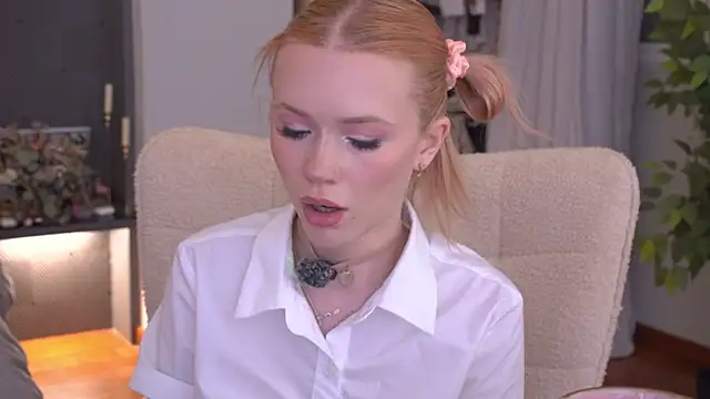Snapshot of LexieLoree chatting on 06/29/26, 03:02 LexieLoree online show from 06/29/26, 03:02