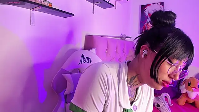 Akari1 Mischief online show from 12/19/24, 11:46