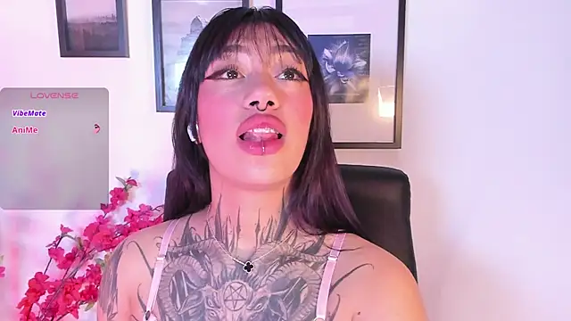 Snapshot of Akari1_Mischief chatting on 04/03/26, 04:10 Akari1 Mischief online show from 04/03/26, 04:10