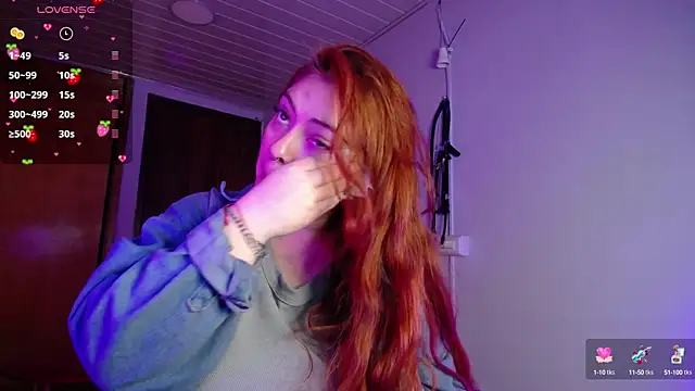 Snapshot of Layna_cold chatting on 02/22/25, 12:08 Layna cold online show from 02/22/25, 12:08