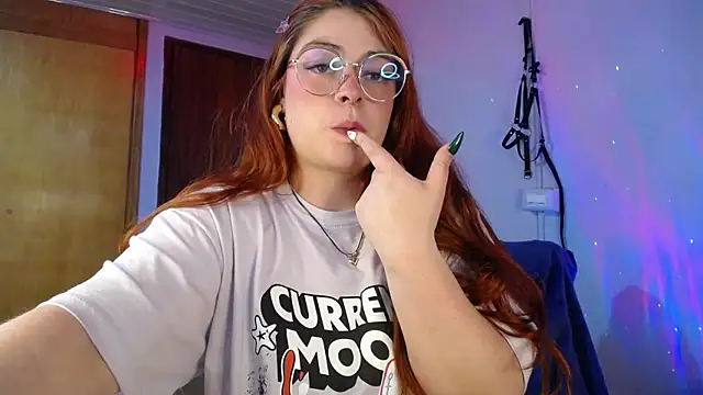 Snapshot of Layna_cold chatting on 03/18/25, 07:20 Layna cold online show from 03/18/25, 07:20
