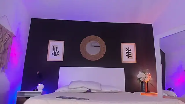 VioletPaket online show from 10/22/25, 11:43