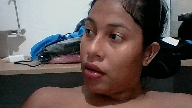 Snapshot of Kitra_New chatting on 02/18/26, 11:11 Kitra New online show from 02/18/26, 11:11