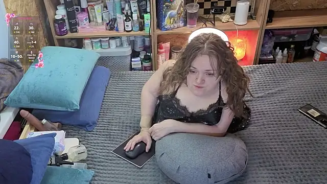 Snapshot of MiniNatalie chatting on 03/14/26, 08:09 MiniNatalie online show from 03/14/26, 08:09