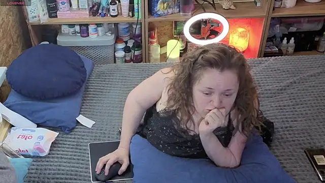 Snapshot of MiniNatalie chatting on 03/25/26, 05:13 MiniNatalie online show from 03/25/26, 05:13