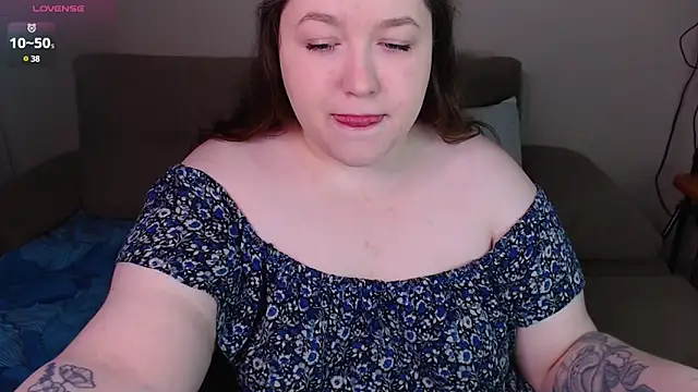 Snapshot of SweetAliceX chatting on 01/10/25, 07:04 SweetAliceX online show from 01/10/25, 07:04