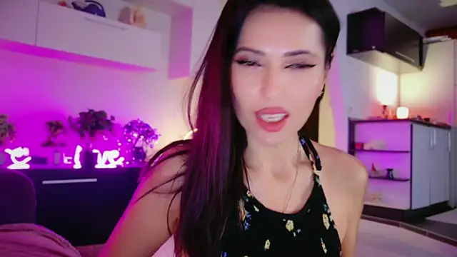 Snapshot of MissSmiley26 chatting on 03/13/26, 10:27 MissSmiley26 online show from 03/13/26, 10:27