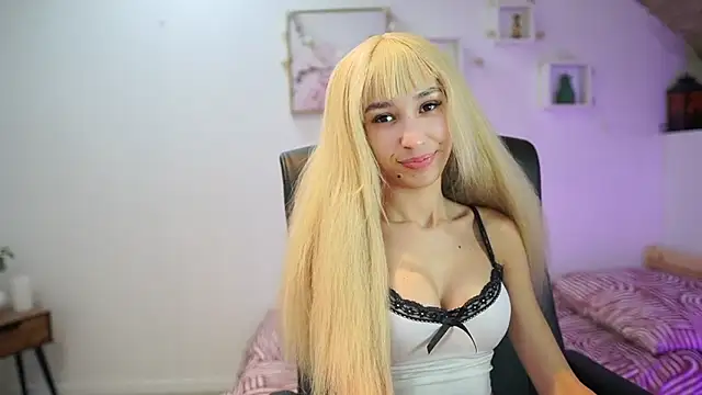 Snapshot of Amai__Liu chatting on 11/10/25, 07:13 Amai Liu online show from 11/10/25, 07:13