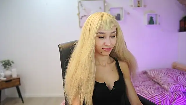 Snapshot of Amai__Liu chatting on 11/24/25, 07:13 Amai Liu online show from 11/24/25, 07:13