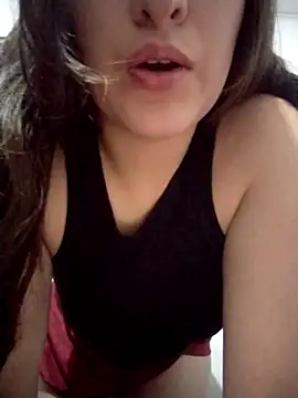 Snapshot of dulccemaria24 chatting on 01/17/26, 01:32 dulccemaria24 online show from 01/17/26, 01:32