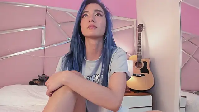 Snapshot of Lunapage chatting on 01/27/25, 04:11 Lunapage online show from 01/27/25, 04:11