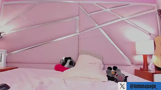 Snapshot of Lunapage chatting on 02/07/25, 11:13 Lunapage online show from 02/07/25, 11:13