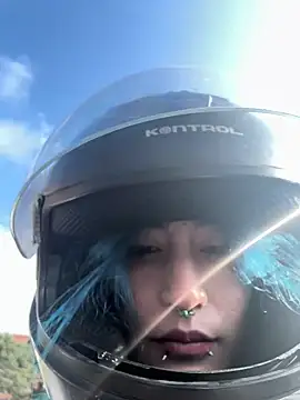 Snapshot of Lunapage chatting on 02/17/25, 12:59 Lunapage online show from 02/17/25, 12:59