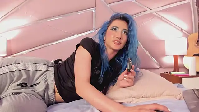 Snapshot of Lunapage chatting on 02/21/25, 07:21 Lunapage online show from 02/21/25, 07:21