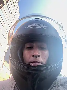 Snapshot of Lunapage chatting on 02/28/25, 01:03 Lunapage online show from 02/28/25, 01:03