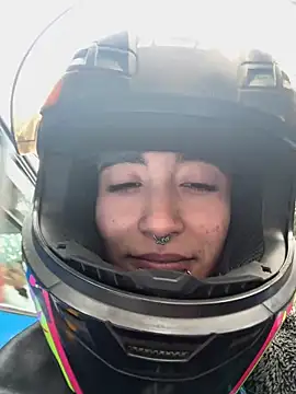 Snapshot of Lunapage chatting on 03/04/25, 01:06 Lunapage online show from 03/04/25, 01:06