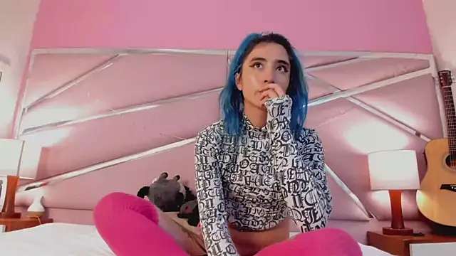 Snapshot of Lunapage chatting on 03/11/25, 04:18 Lunapage online show from 03/11/25, 04:18