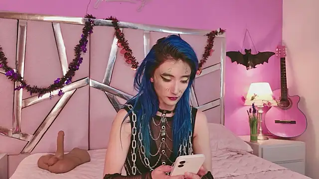 Snapshot of Lunapage chatting on 10/15/25, 08:31 Lunapage online show from 10/15/25, 08:31