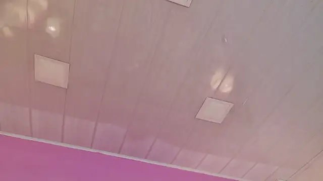 Snapshot of Lunapage chatting on 10/20/25, 08:31 Lunapage online show from 10/20/25, 08:31