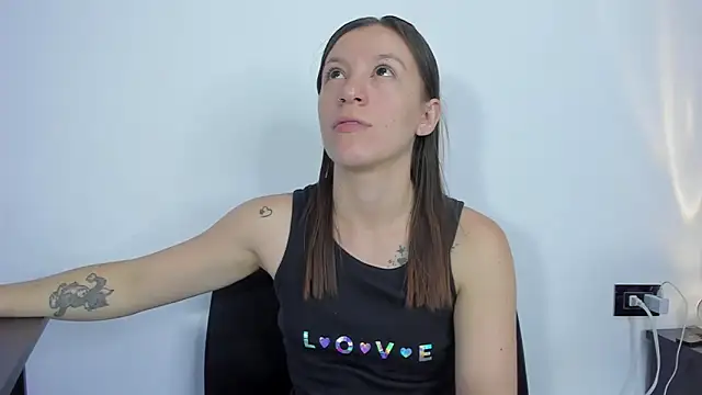 roxanne jones1 online show from 06/12/26, 06:07