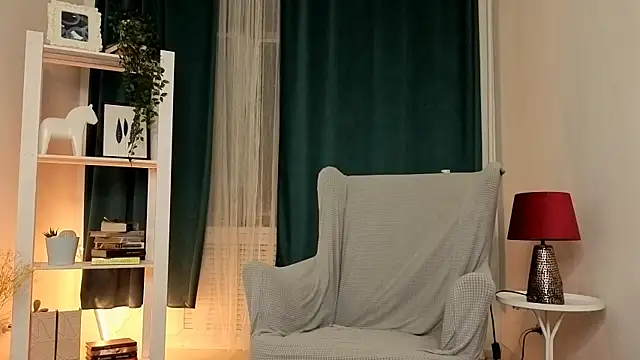 Snapshot of Freckle_Diyana chatting on 06/10/26, 09:25 Freckle Diyana online show from 06/10/26, 09:25