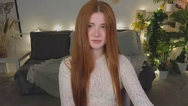 Snapshot of Freckle_Diyana chatting on 06/24/26, 03:55 Freckle Diyana online show from 06/24/26, 03:55