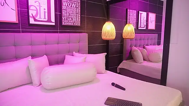 Bella TS  online show from 03/11/25, 10:20