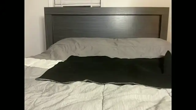 MissAriisback online show from 12/22/25, 12:24