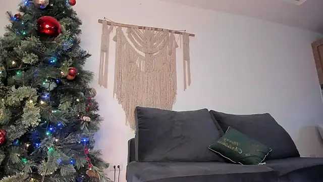 Snapshot of molly_cams8 chatting on 12/31/24, 01:57 molly cams8 online show from 12/31/24, 01:57