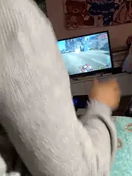 Snapshot of KimiAqua chatting on 12/21/24, 07:49 KimiAqua online show from 12/21/24, 07:49