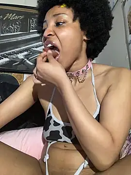 Snapshot of KimiAqua chatting on 02/13/25, 05:22 KimiAqua online show from 02/13/25, 05:22